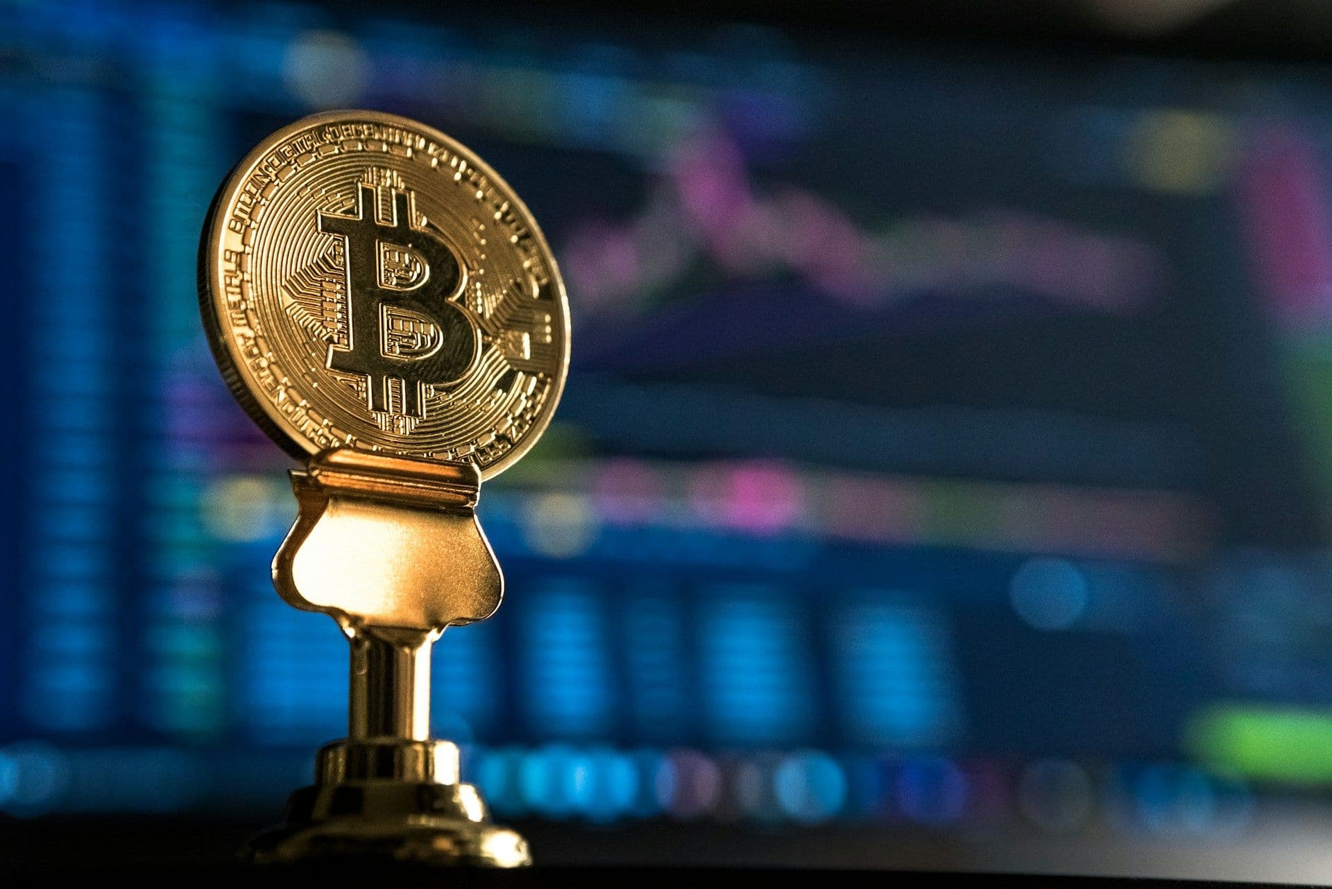 Bitcoin ETFs and Institutional Moves Signal Resilience